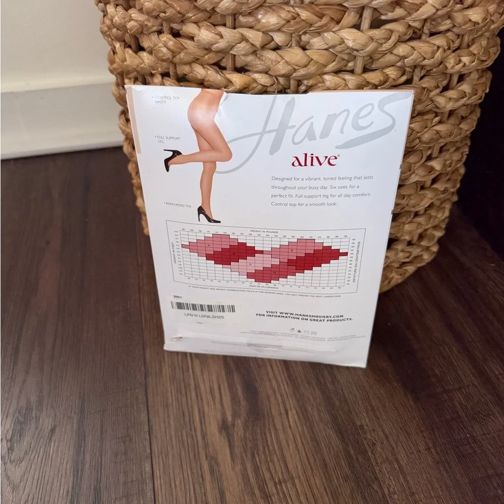 Hanes Alive Full Support Pantyhose in Town Taupe size F. Control top new - Picture 3 of 3